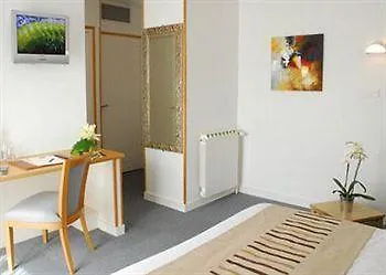 ホテル Logis Le Gavrinis バダン